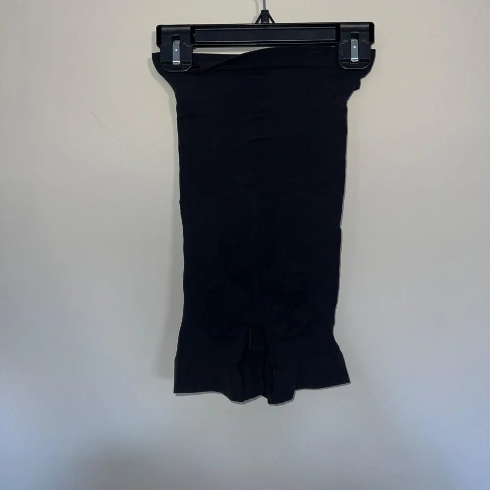 SKIMS SEAMLESS SCULPT STRAPLESS SHORTIE BODYSUIT ONYX BLACK SMALL